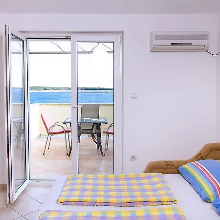 Supertom Apartman *
